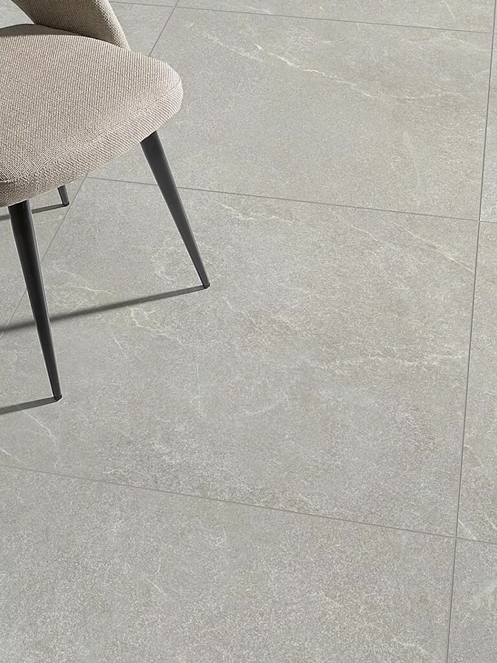 FotoEen natuurlijke steenlook met vloertegel Vein